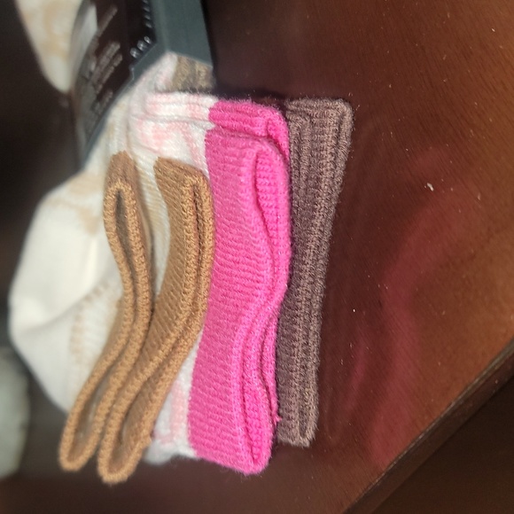 🎠 COACH 3 PACK ANKLE SOCKS 🎠 - Picture 4 of 4